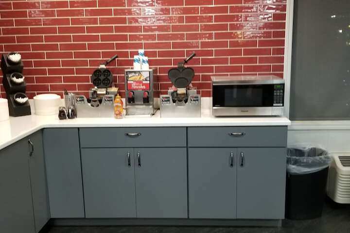 Breakfast/Coffee Service 104 of 115