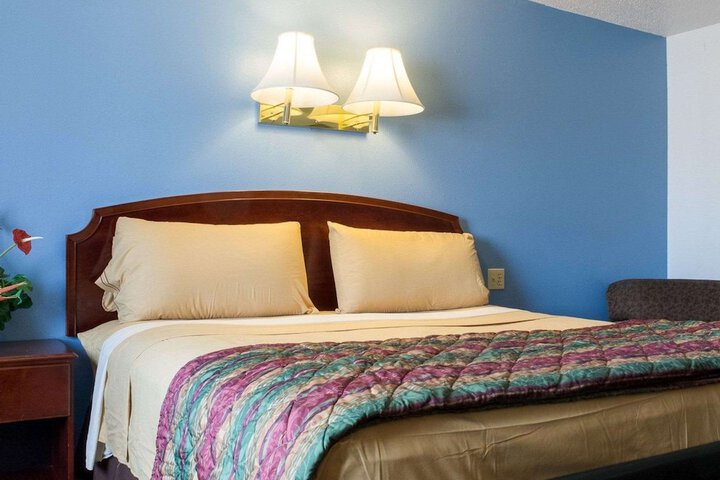 Rodeway Inn West Fargo Main Ave.