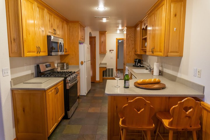 Family Vacation heated in / out Pool Tubing & Ice Skating 719 3 Bedroom Townhouse by RedAwning