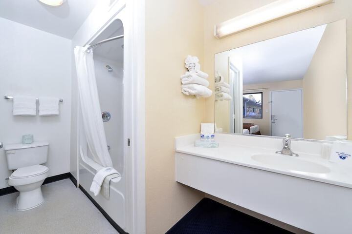 Room 16 of 24