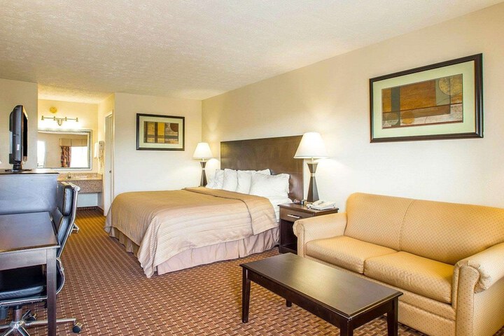 Room 14 of 24