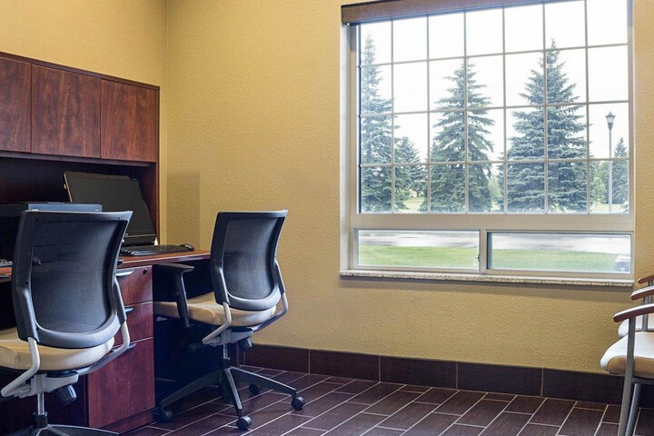 Comfort Suites Minot South
