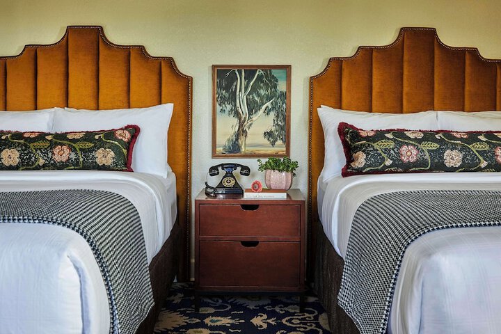 Room 44 of 70