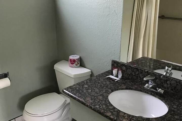 Room 16 of 25