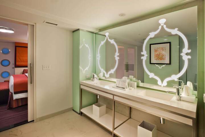 Room 62 of 108