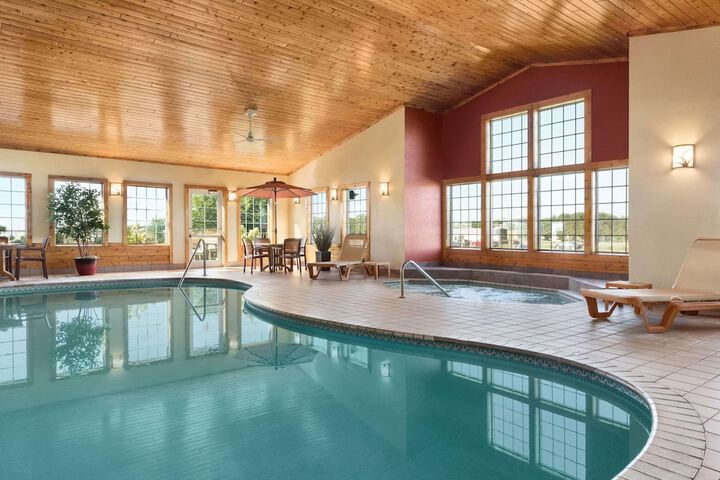 Country Inn & Suites by Radisson Baxter, MN