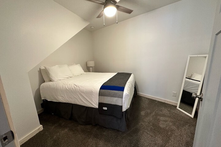 Room 10 of 30
