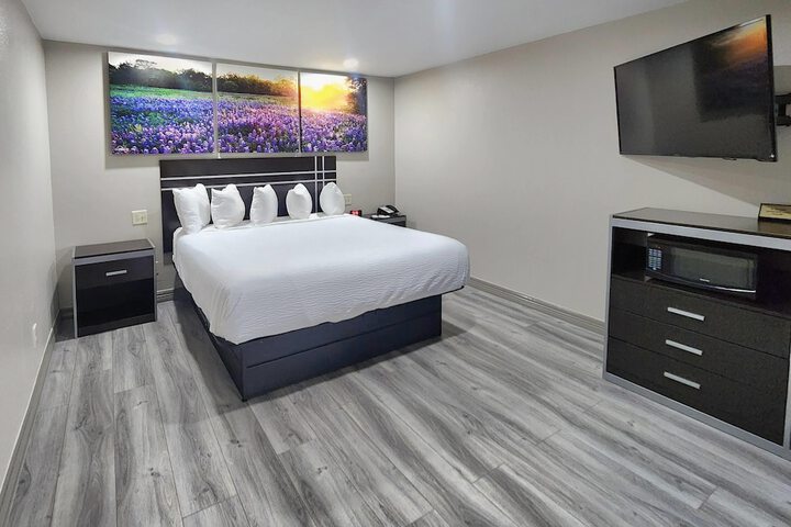 Days Inn by Wyndham Baytown Garth Road I10 East