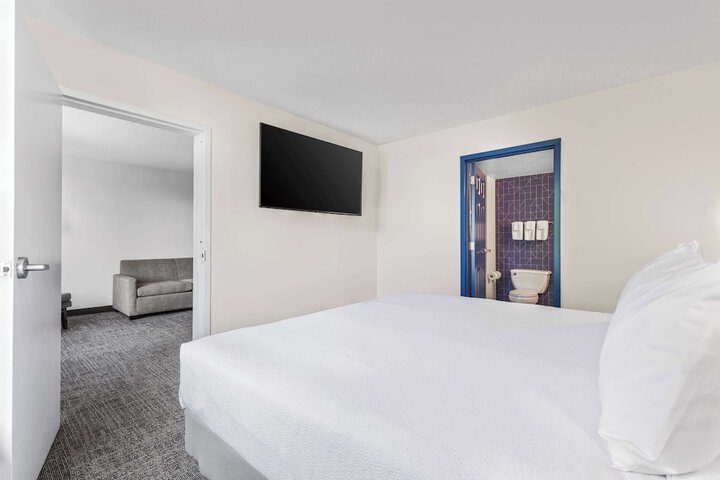Room 16 of 41