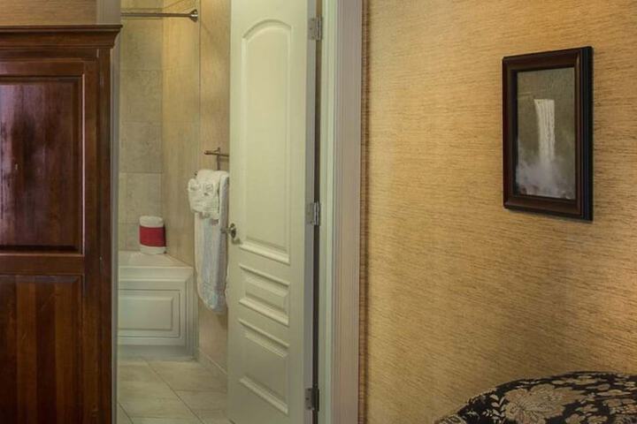 Room 26 of 187