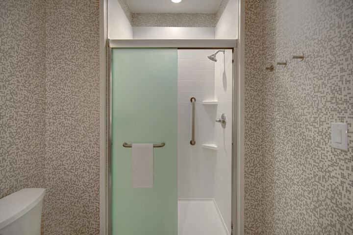 Room 21 of 46