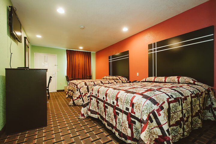 Room 32 of 42