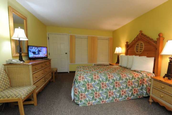 Room 11 of 18