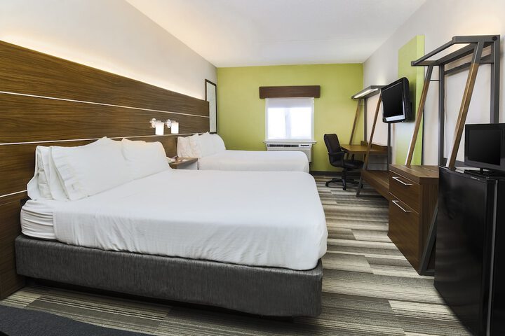 Room 10 of 29