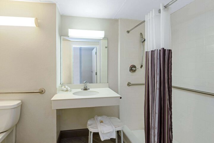 Room 20 of 27