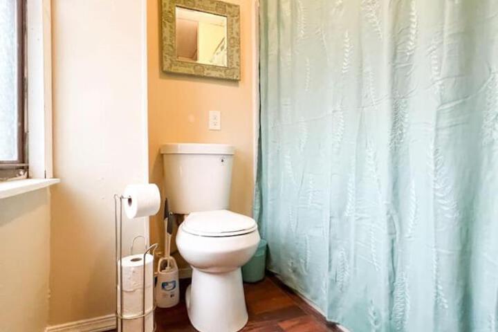 Spacious 3 Bedroom with 7 beds plus Sleeps up to 10