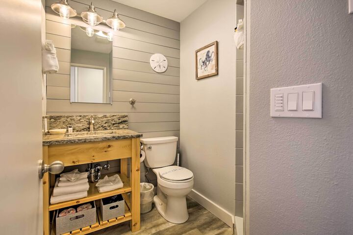 Beachfront Lincoln City Condo-patio & Pool Access!