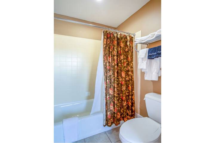 Room 25 of 48