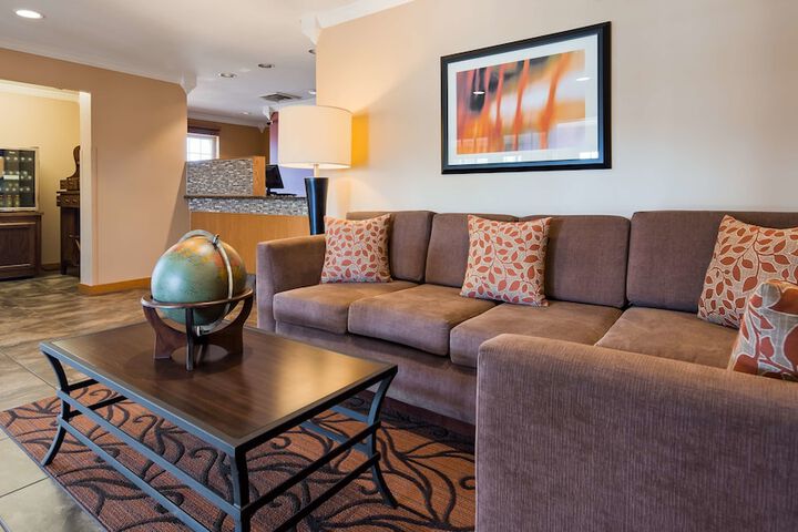 Best Western Flora Inn