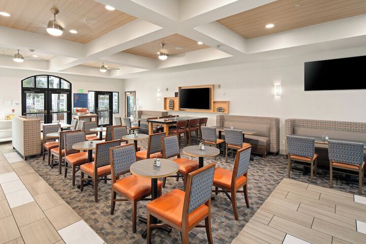 Holiday Inn Express & Suites Interstate 90 by IHG