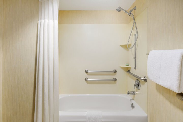 Room 17 of 23