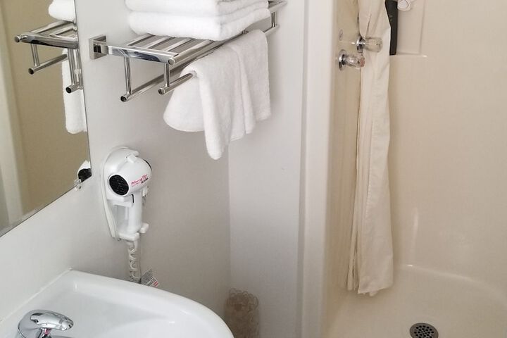 Room 8 of 23
