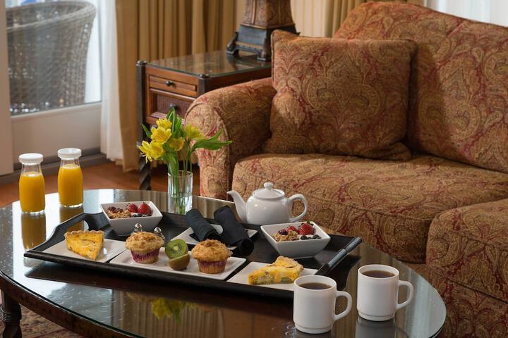 Grand Harbor Inn