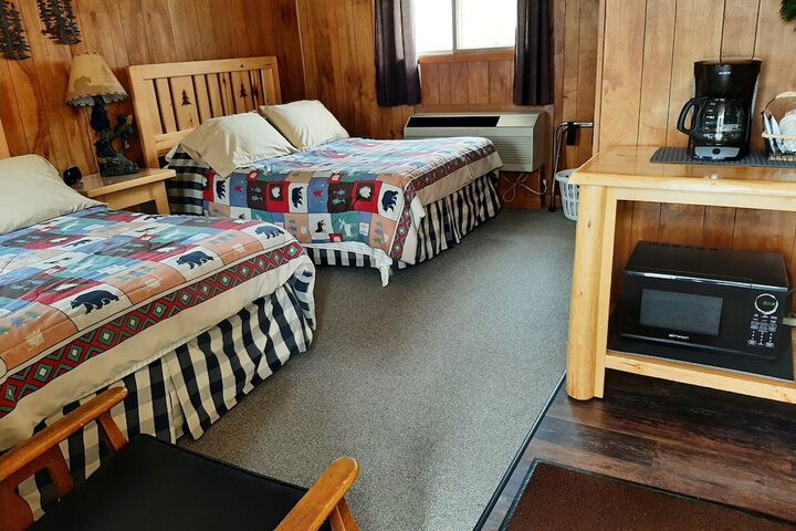 Sunshine Motel and Cabins