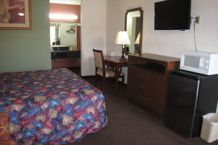 Room 11 of 23
