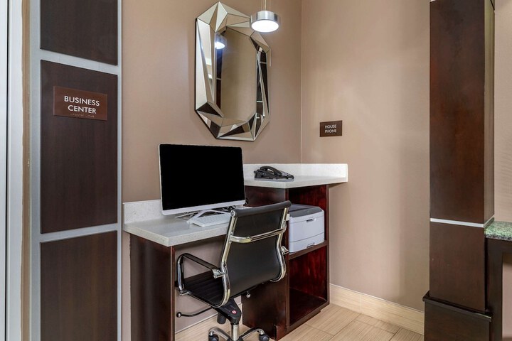Business Center 41 of 41