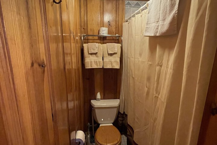 Eagle Nest Fly Shack and Lodge