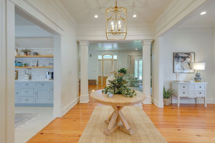Luxe Fairhope Home w / Covered Patio: Walk to Bay