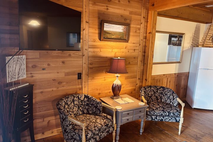 The Iris Garden Downtown Cottages and Suites