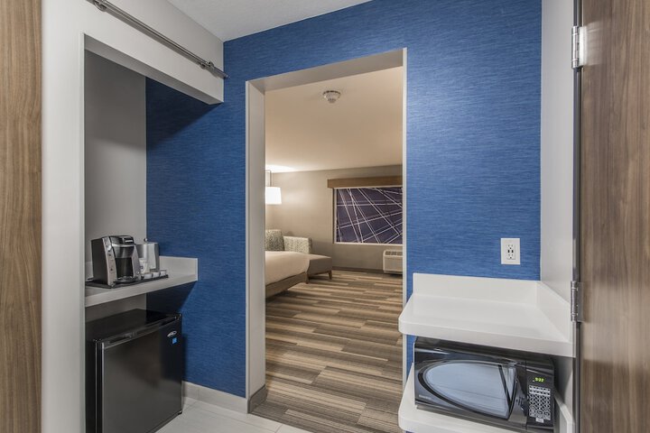Room 15 of 42