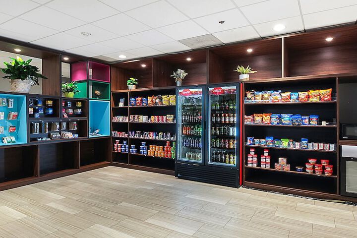 Holiday Inn Chicago Nw Crystal Lk Convention Center by IHG