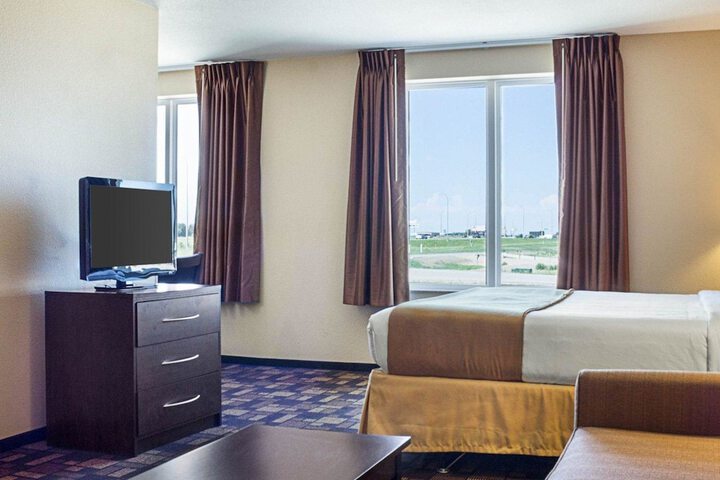 Quality Inn & Suites Minot North
