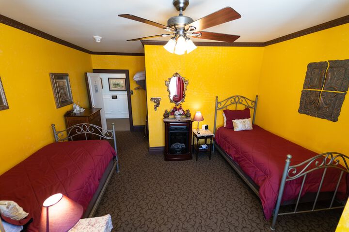 Room 64 of 103
