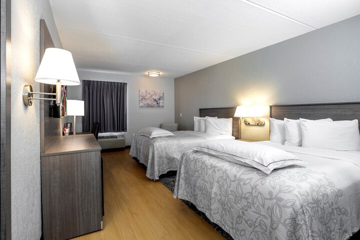 Red Roof Inn PLUS+ Boston - Mansfield / Foxboro