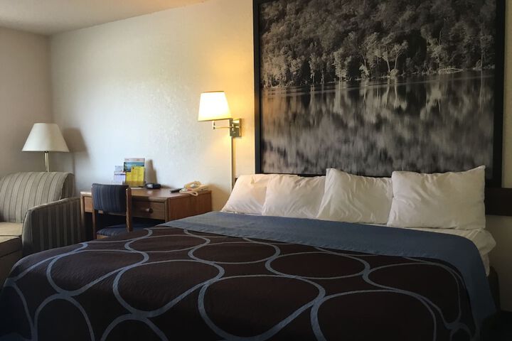 Room 33 of 52