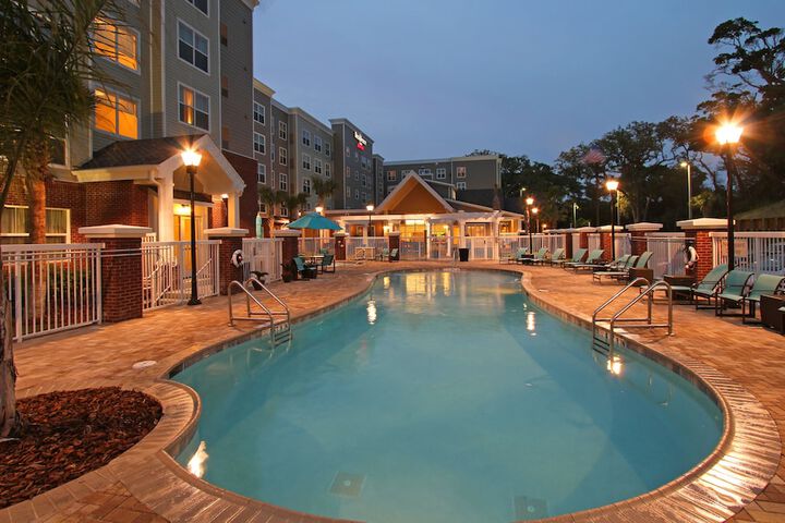 Pool 14 of 70