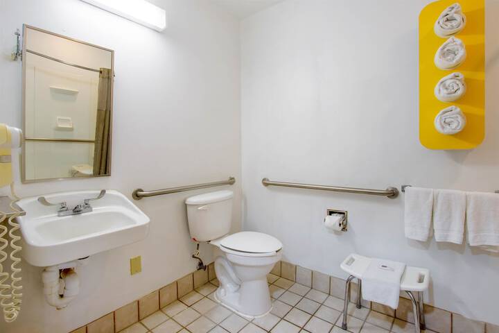 Room 14 of 30