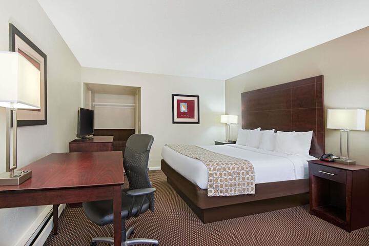 Room 15 of 36