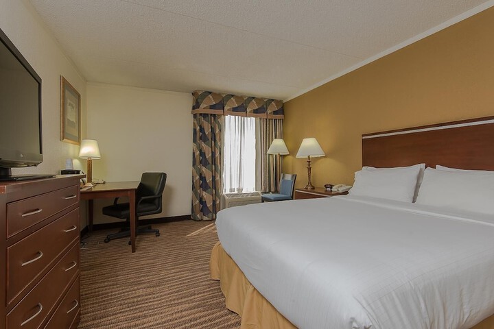 Room 12 of 42