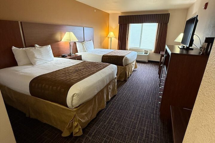Richland Inn & Suites