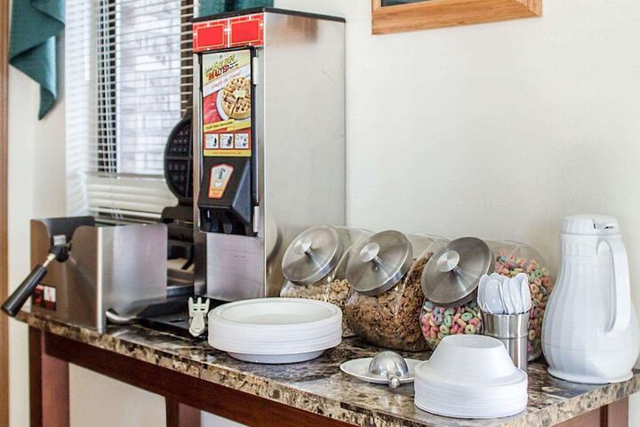 Breakfast/Coffee Service 22 of 23