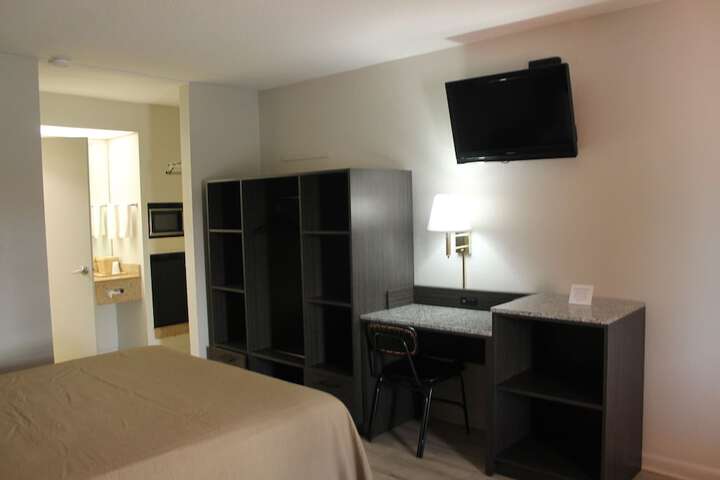 Room 18 of 25