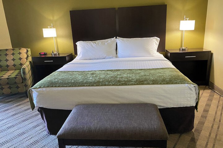 Room 34 of 38