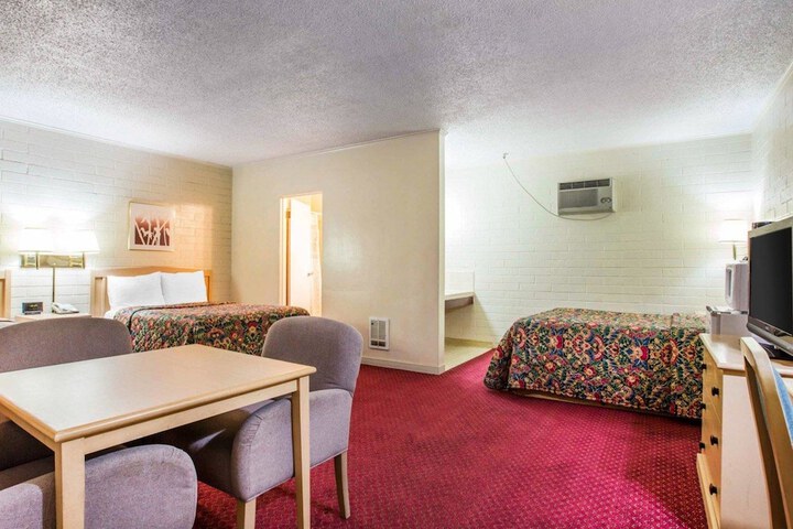 Room 14 of 19