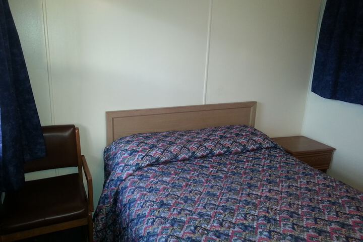 Room 10 of 18