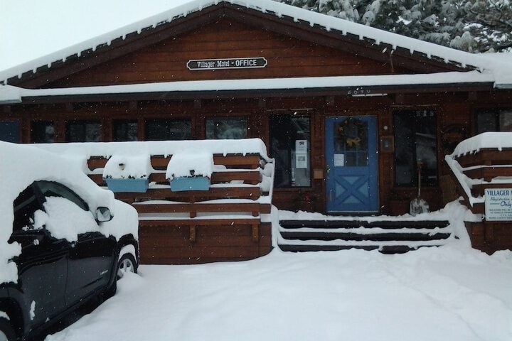 June Lake Villager